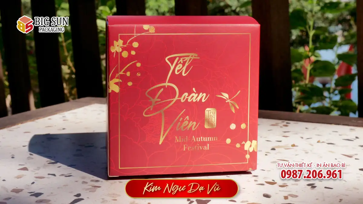 Mặt trước hộp trung thu bán sẵn Kim Ngư Dạ Vũ