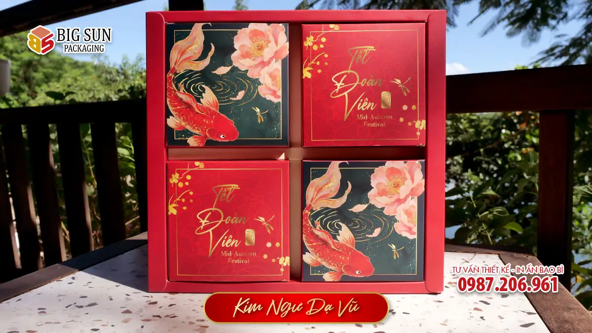 Bên trong hộp bánh trung thu bán sẵn Kim Ngư Dạ Vũ