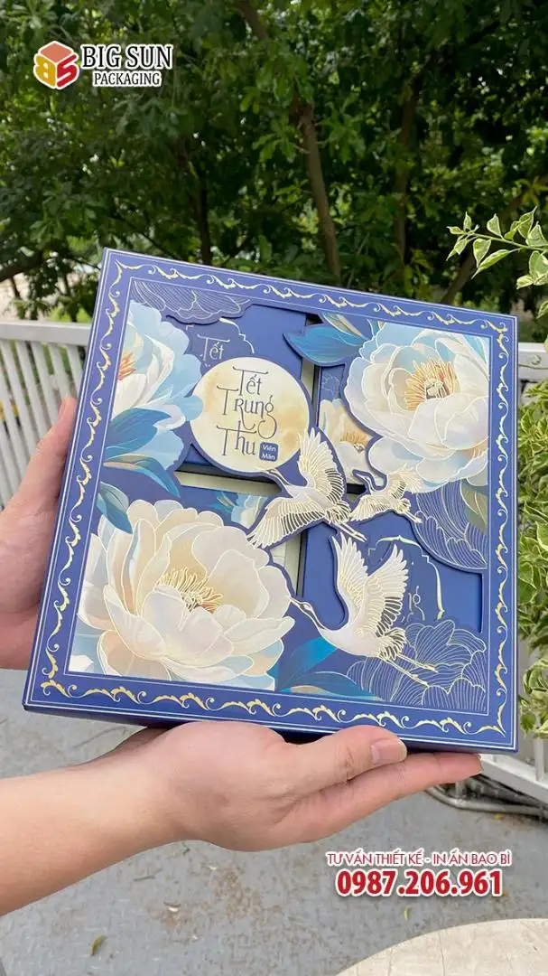 mặt ngoài hộp bánh trung thu Bạch Liên Minh Nguyệt
