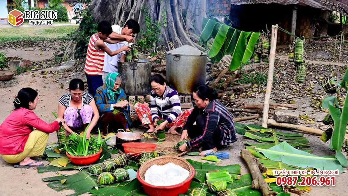 Gói bánh chưng - bánh tét ngày Tết