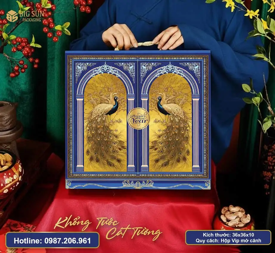Hộp quà tết bán sẵn cao cấp 2026 Khổng Tước Cát Tường màu xanh