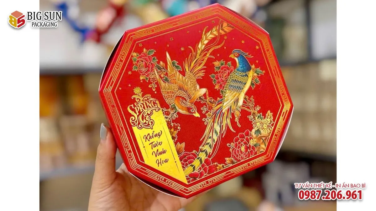 Hộp đựng bánh kẹo Spring Khổng Tước Vinh Hoa