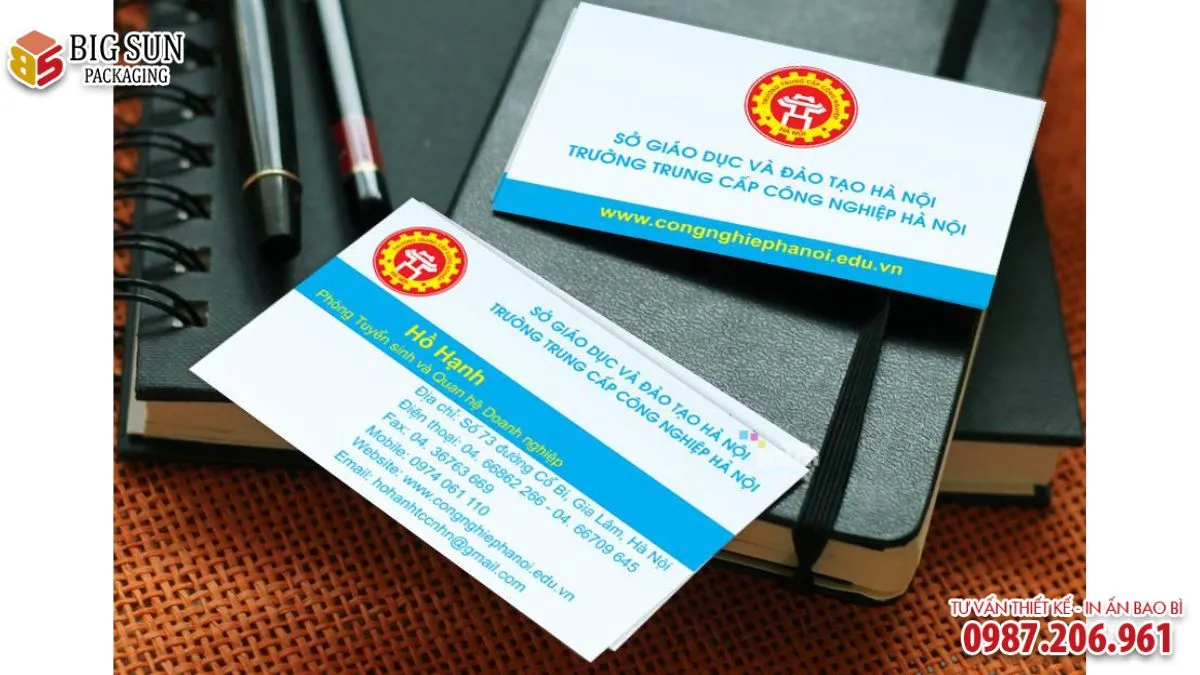 Bí quyết thiết kế card visit tuyển sinh ấn tượng, hút học sinh mới (1)
