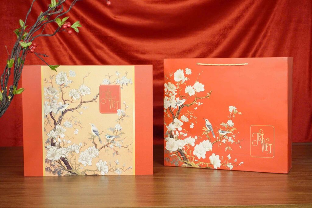 In hộp quà Tết Việt