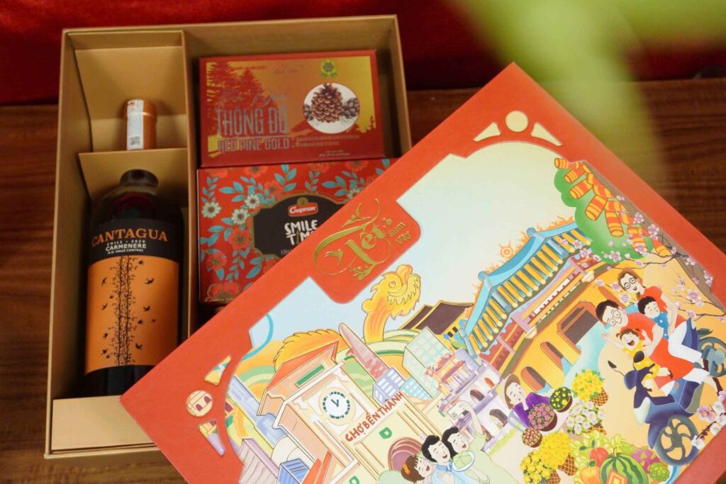 in hộp quà Tết Sum Vầy