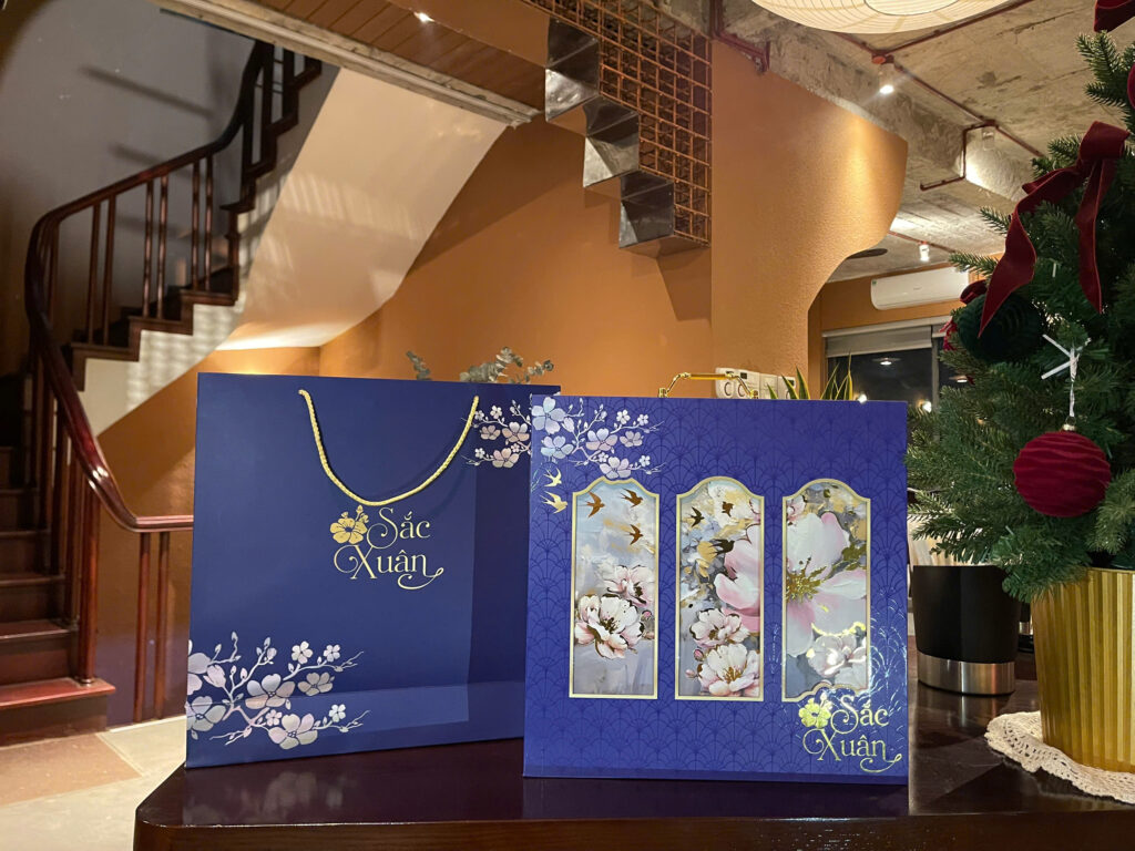 in hộp quà Tết Sắc Xuân Xanh