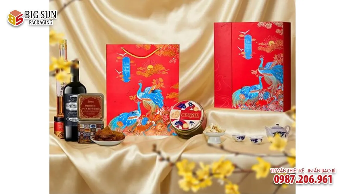 Hộp quà tết thương hiệu Khổng Tước Minh SONA