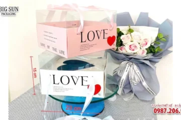 Hộp Quà 83 Hộp Hoa Love Nắp Mica Sang Trọng