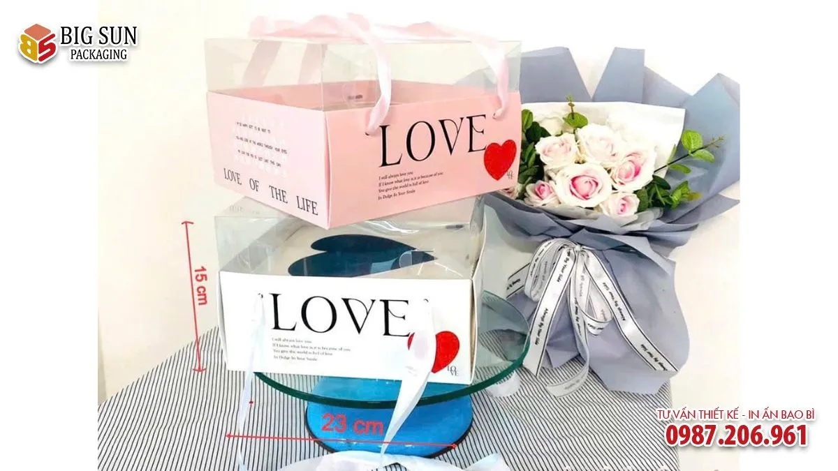Hộp Quà 83 Hộp Hoa Love Nắp Mica Sang Trọng