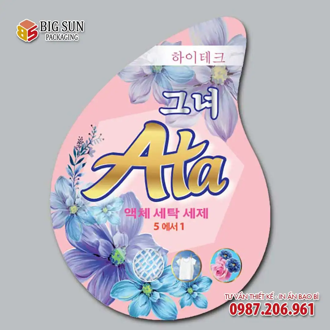 Tem nước giặt Ata bám chắc trên bề mặt can nhựa